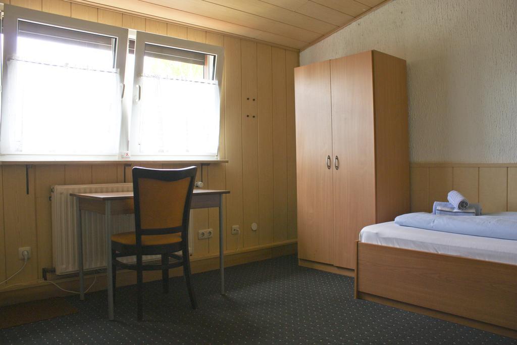 Gaestehaus Am Heuss-Platz Erlangen Cameră foto