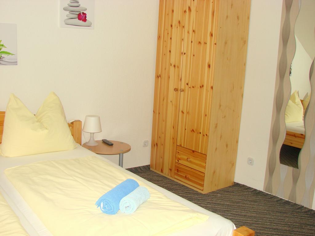 Gaestehaus Am Heuss-Platz Erlangen Cameră foto