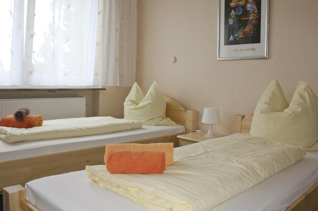 Gaestehaus Am Heuss-Platz Erlangen Cameră foto