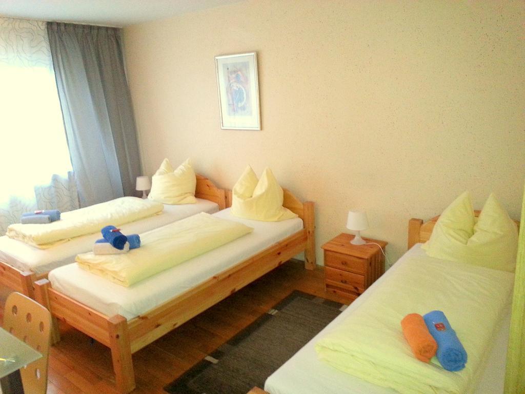 Gaestehaus Am Heuss-Platz Erlangen Cameră foto